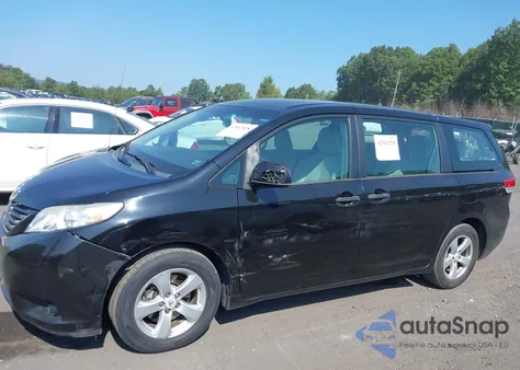 2012 Toyota Sienna Base V6 7 Passenger z USA, uszkodzony, nr VIN 5TDZK3DC3CS264399